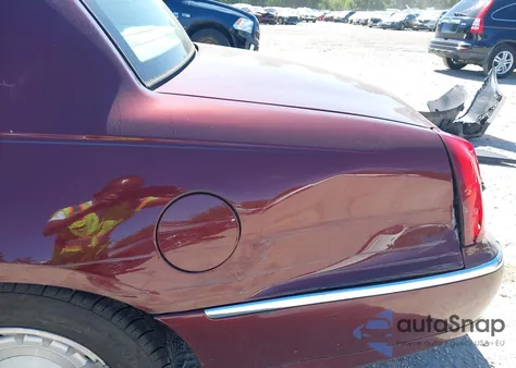 2000 Lincoln Town Car Executive from USA, damaged, VIN 1LNHM81W8YY898655